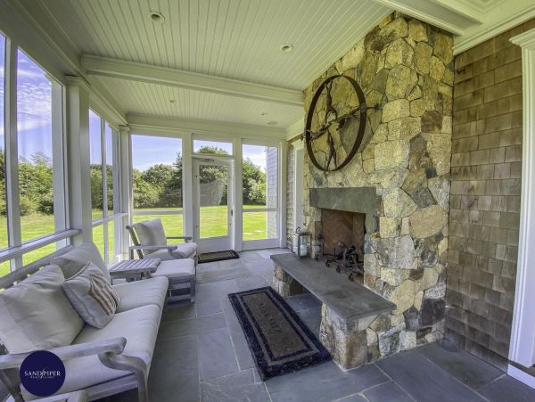 Cape Cod Home 994814