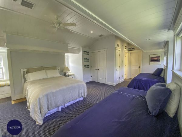 Cape Cod Home 994814
