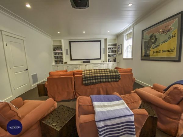 Cape Cod Home 994814