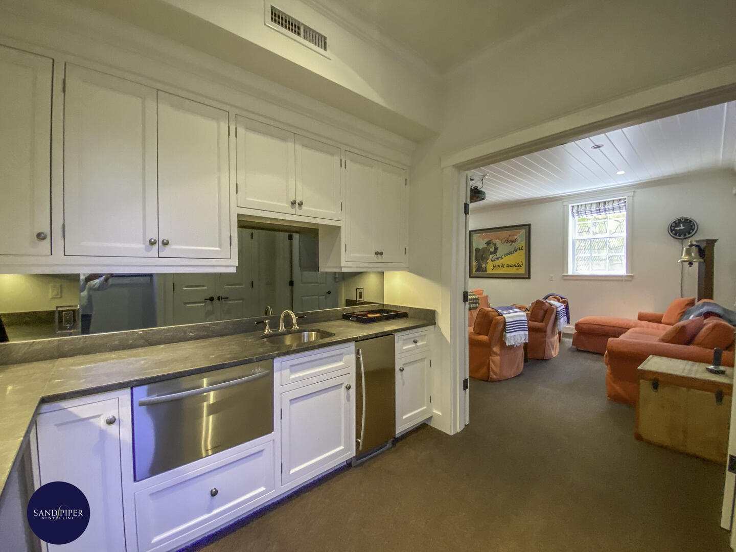 Cape Cod Home 994814