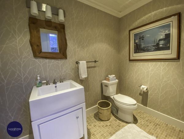 Cape Cod Home 994814
