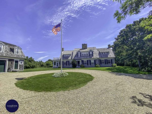 Cape Cod Home 994814