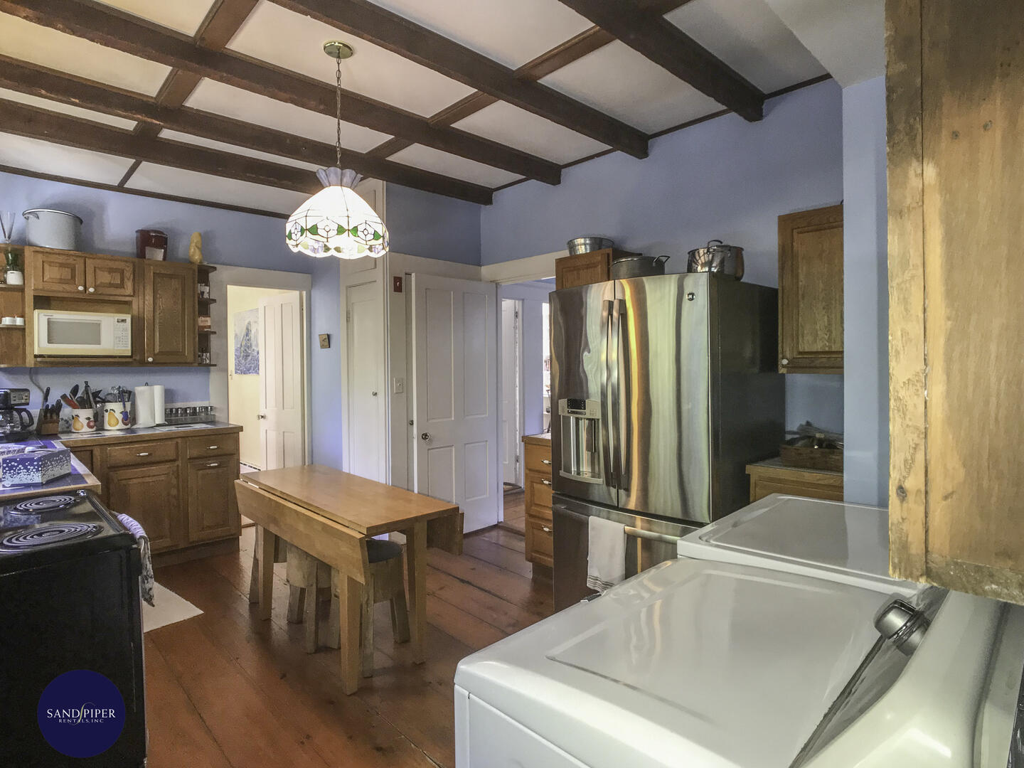 Cape Cod Home 994815