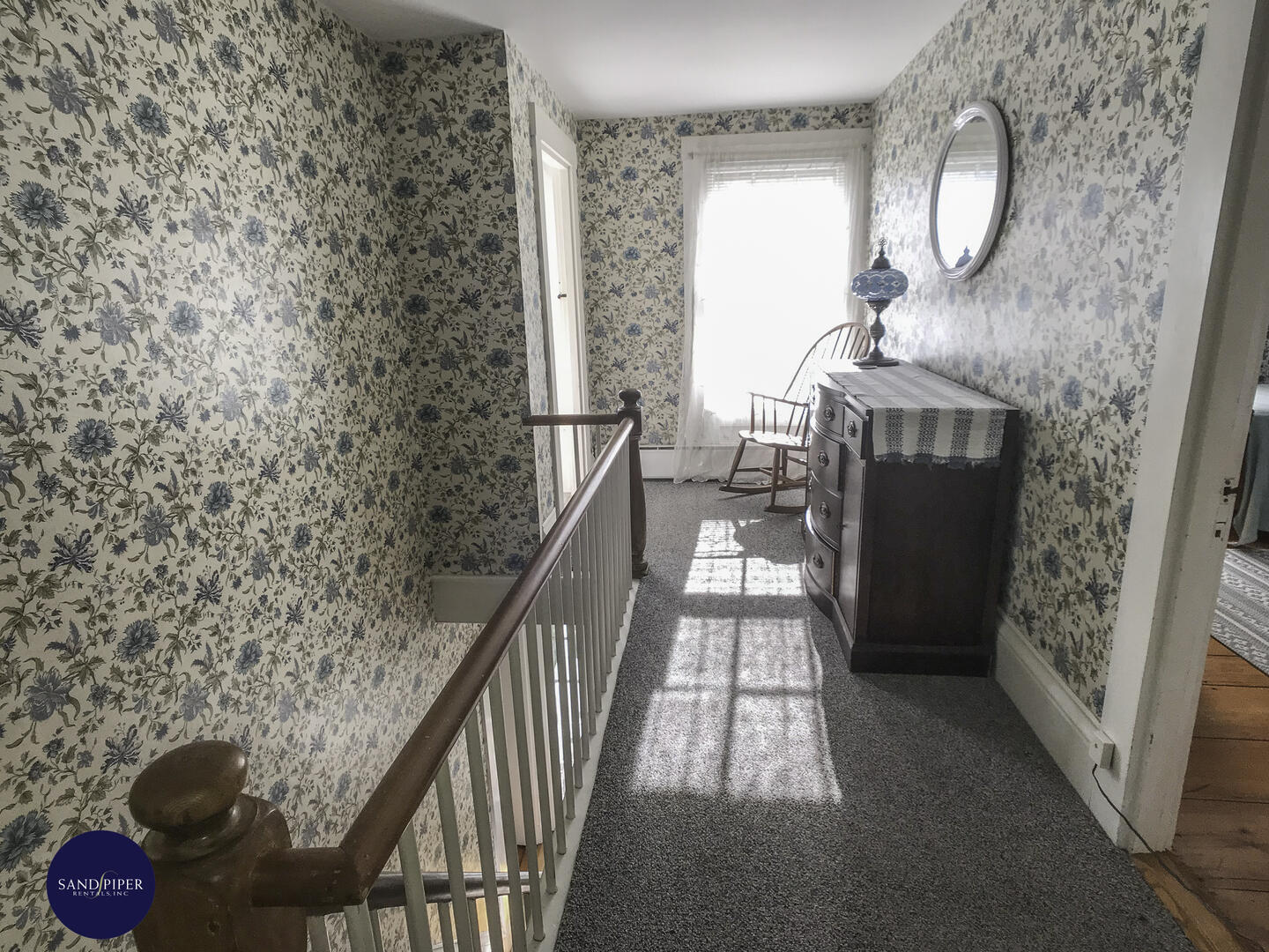 Cape Cod Home 994815