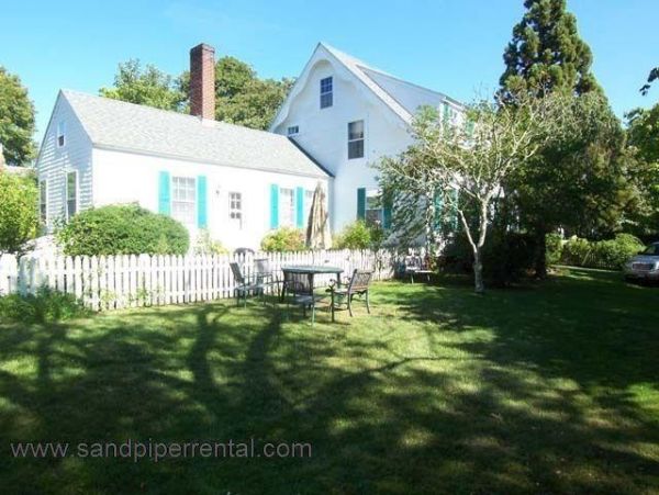 Cape Cod Home 994815