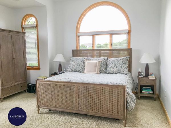Cape Cod Home 994816