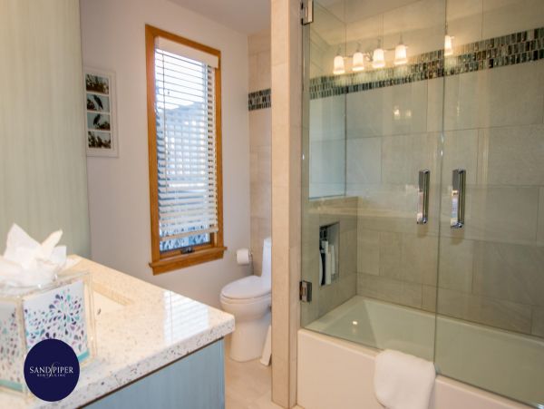Cape Cod Home 994816