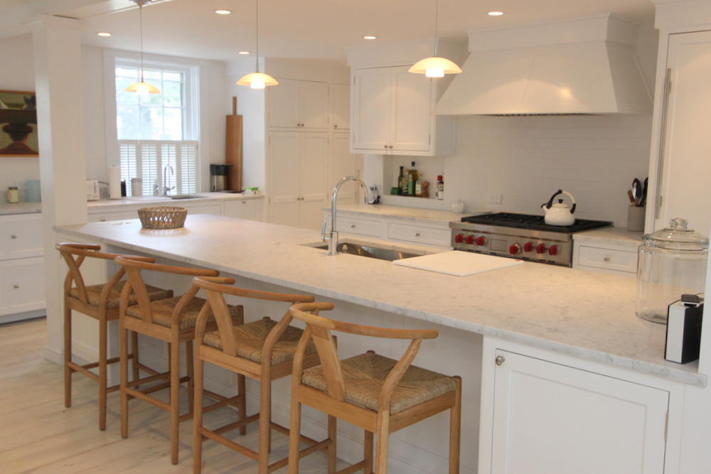 Cape Cod Home 994820