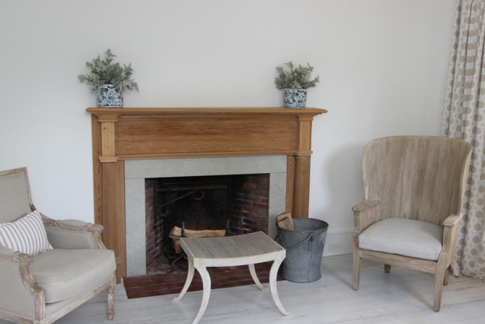 Cape Cod Home 994820