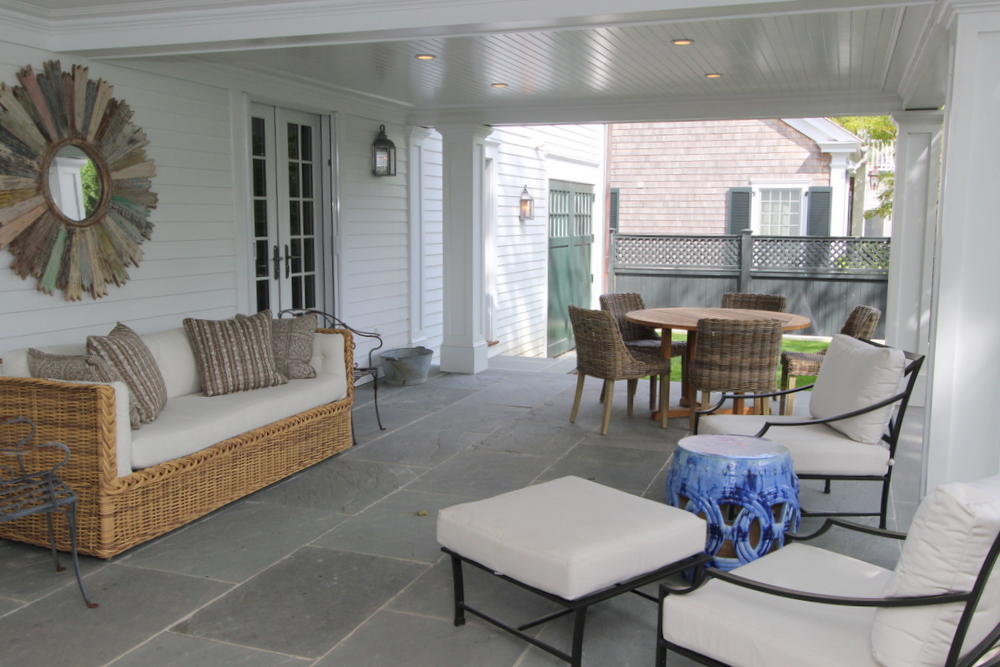 Cape Cod Home 994820