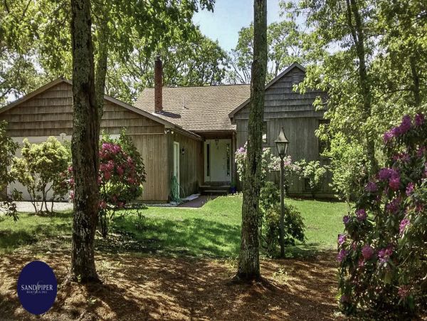 Cape Cod Home 994821