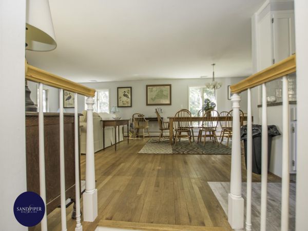 Cape Cod Home 994821