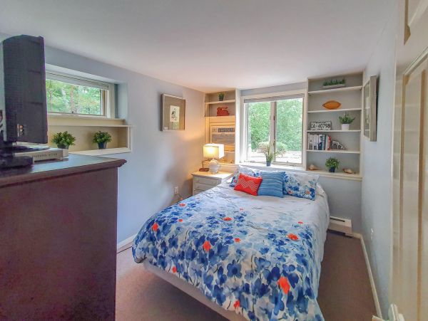 Cape Cod Home 994821