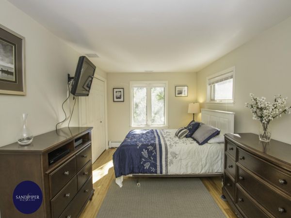 Cape Cod Home 994821