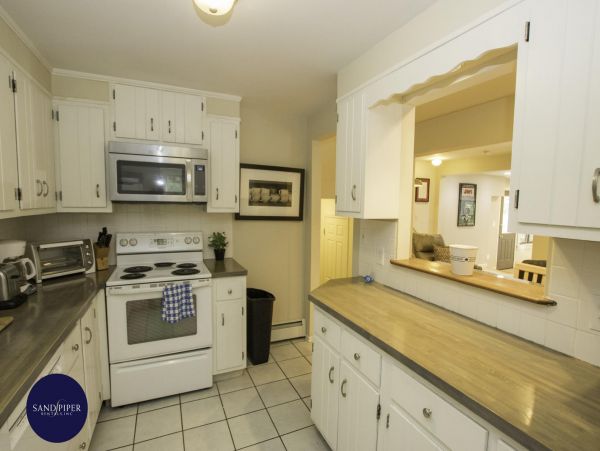 Cape Cod Home 994821
