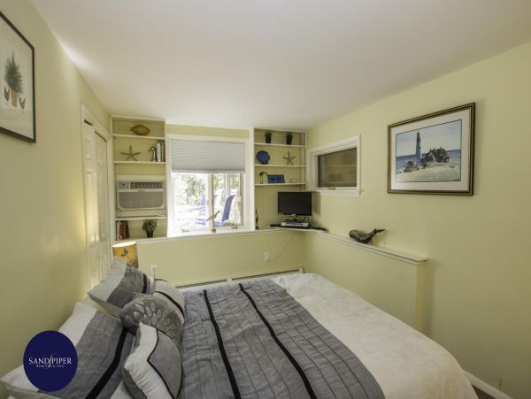 Cape Cod Home 994821