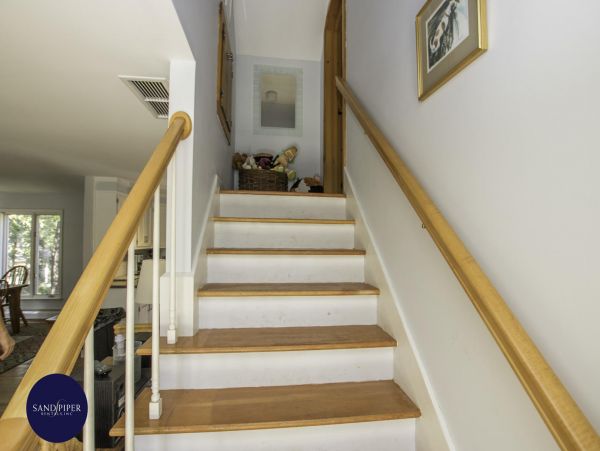 Cape Cod Home 994821