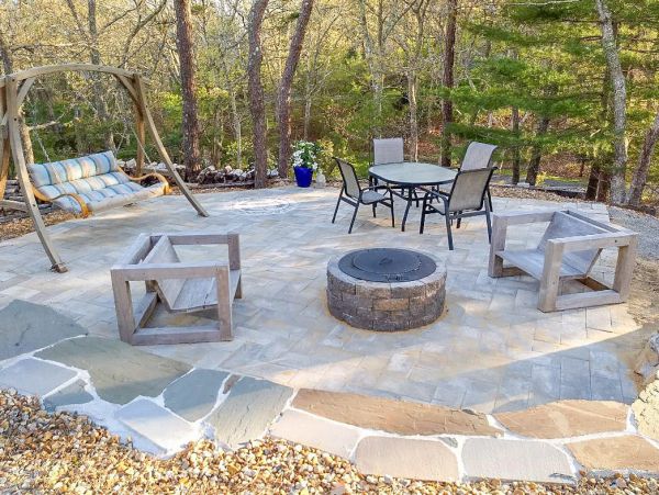 Cape Cod Home 994821