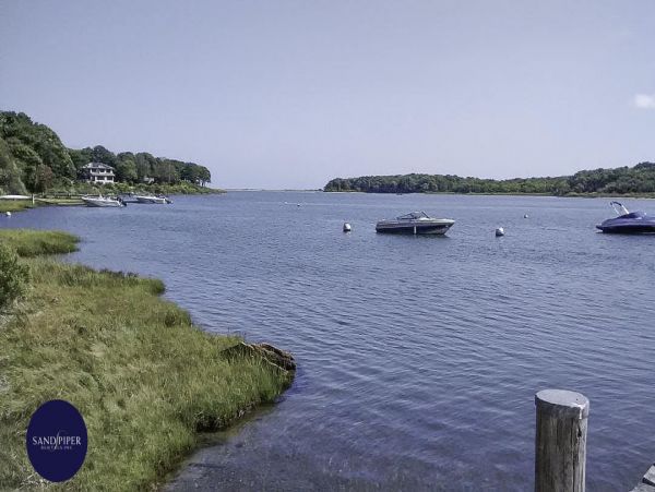 Cape Cod Home 994821