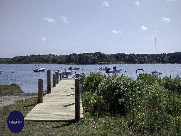 Cape Cod Home 994821