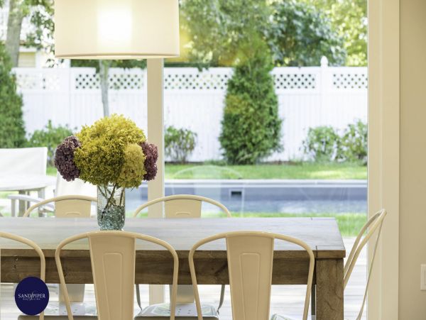 Cape Cod Home 994822