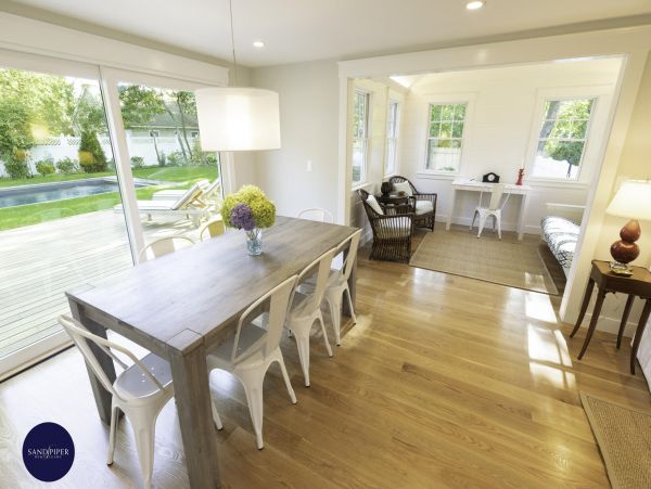 Cape Cod Home 994822
