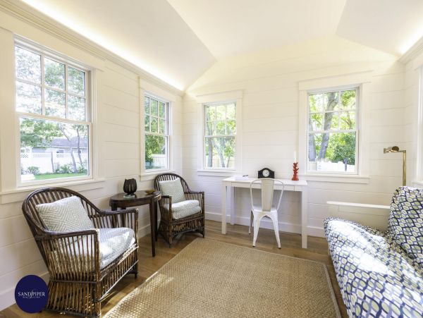 Cape Cod Home 994822