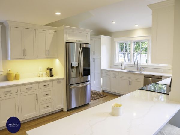 Cape Cod Home 994822