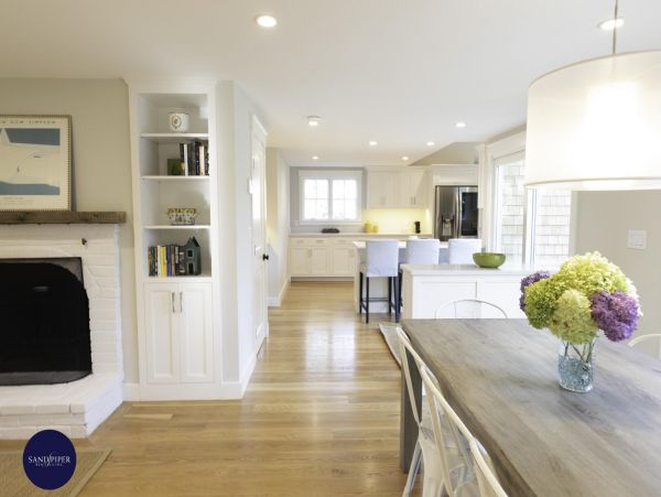 Cape Cod Home 994822
