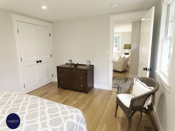 Cape Cod Home 994822
