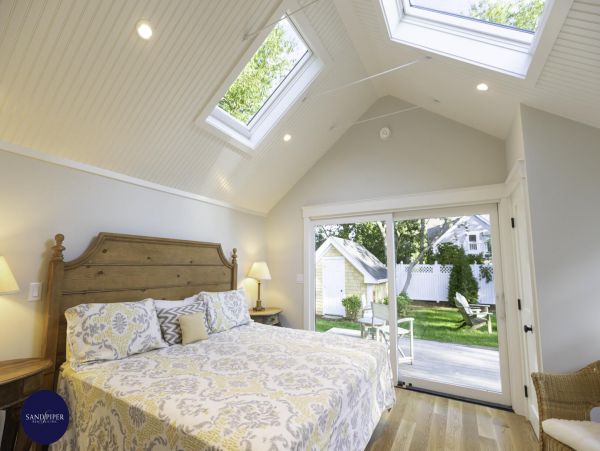 Cape Cod Home 994822