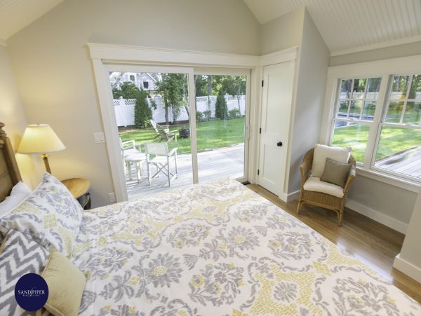 Cape Cod Home 994822