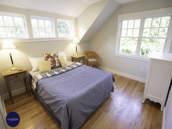 Cape Cod Home 994822
