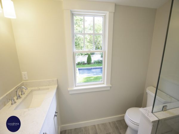 Cape Cod Home 994822