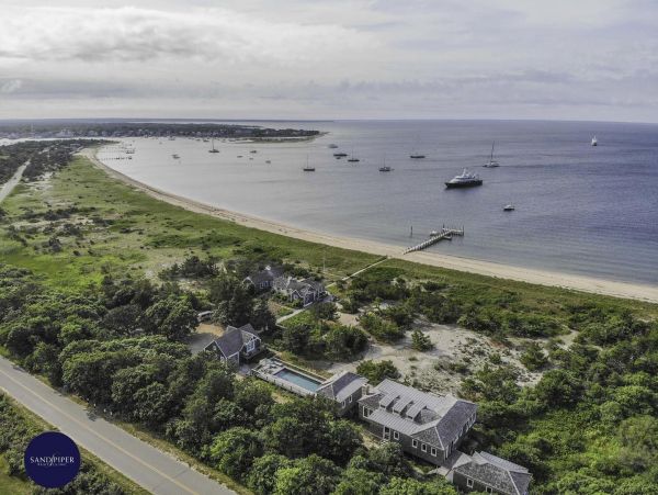 Cape Cod Home 994823