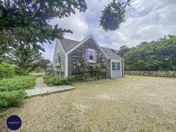 Cape Cod Home 994823
