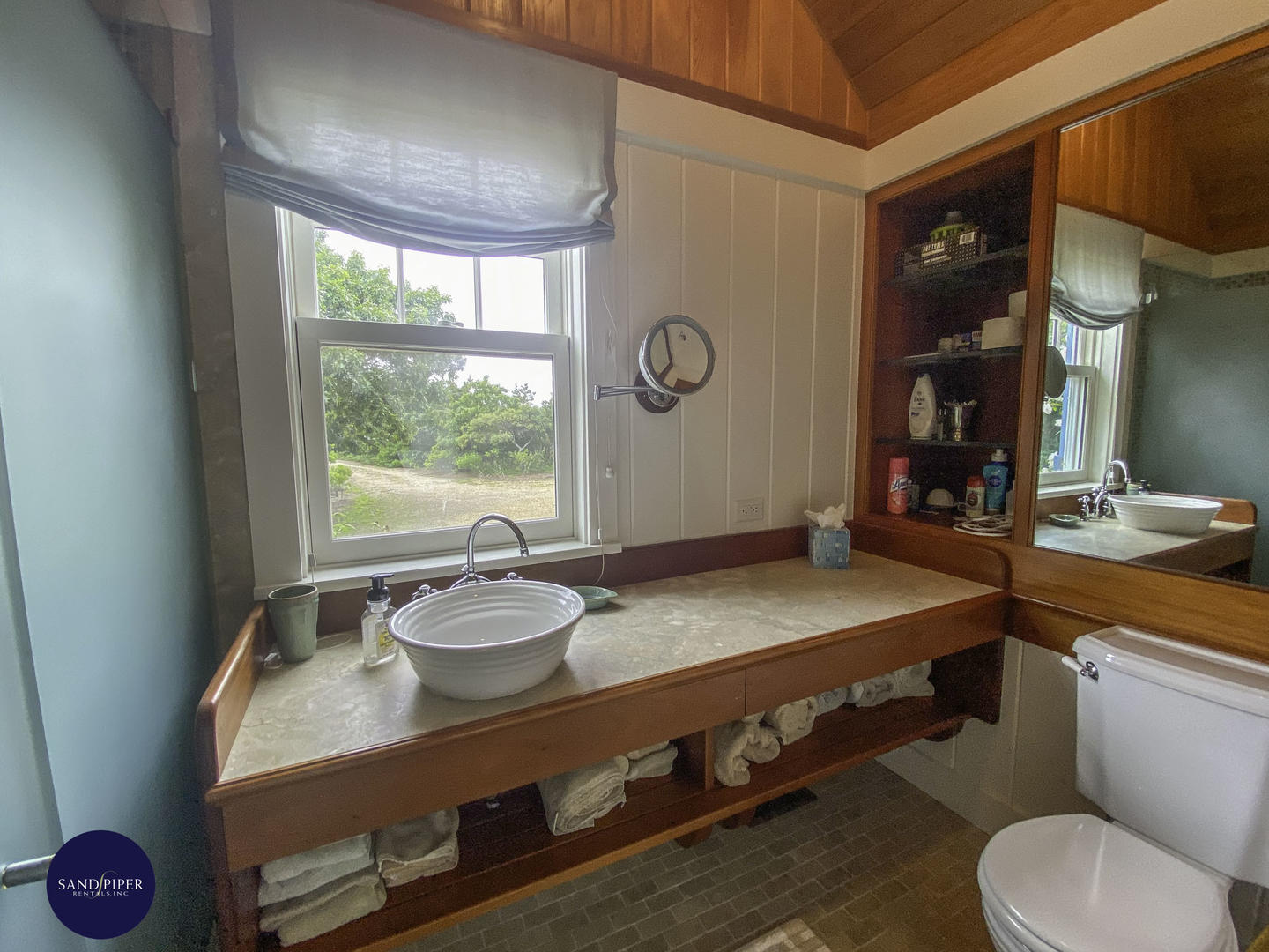 Cape Cod Home 994823