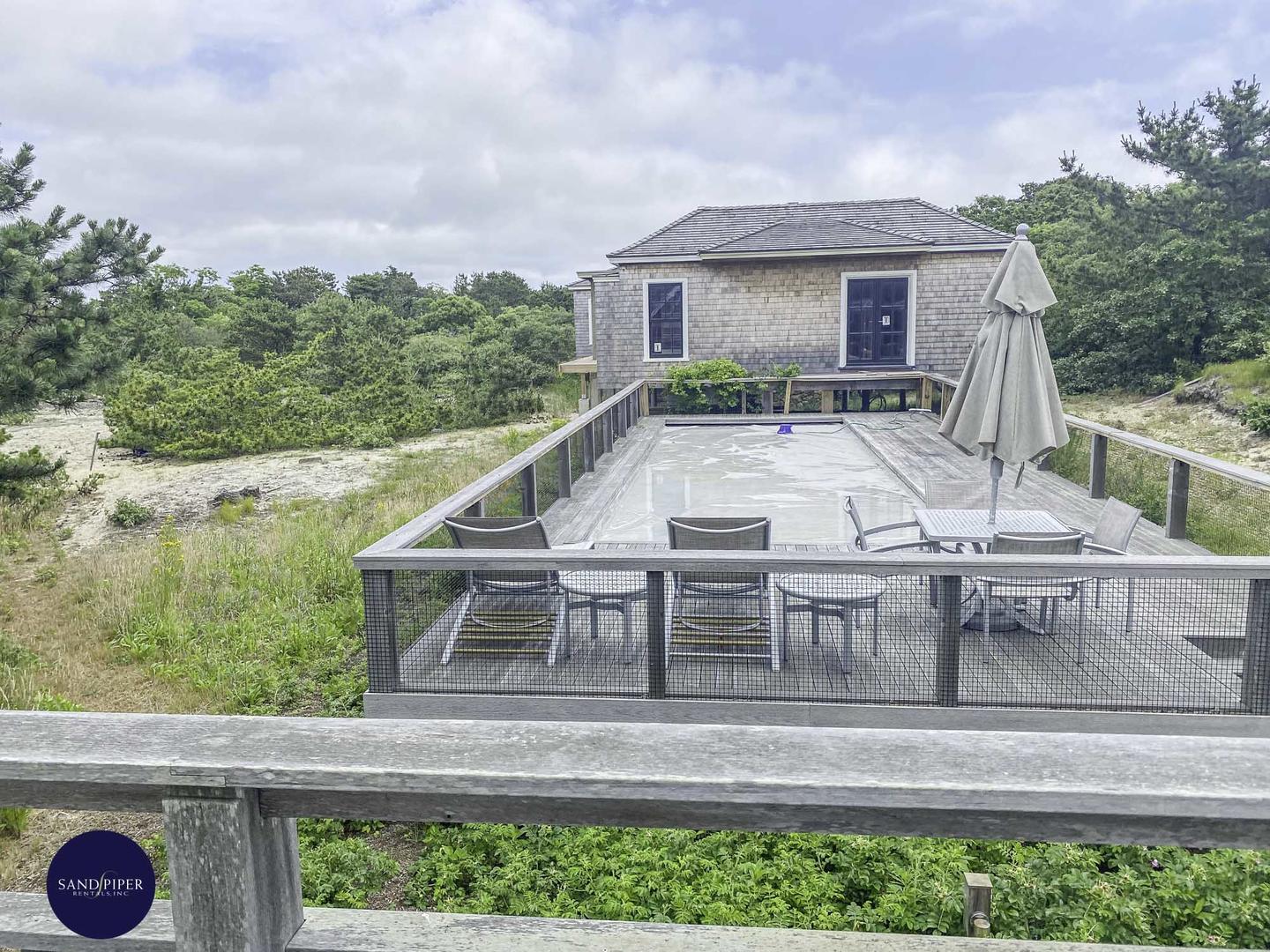 Cape Cod Home 994823