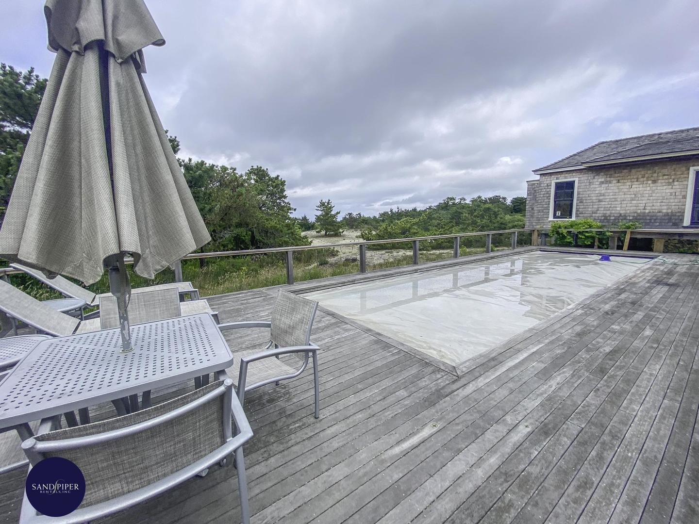 Cape Cod Home 994823