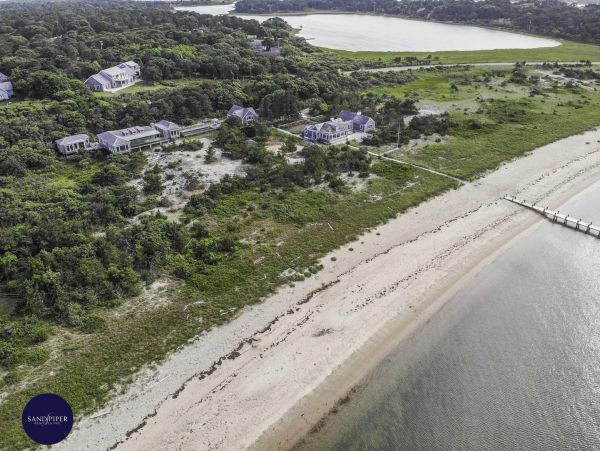 Cape Cod Home 994823
