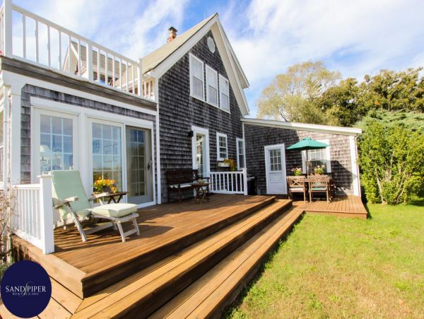 Cape Cod Home 994824