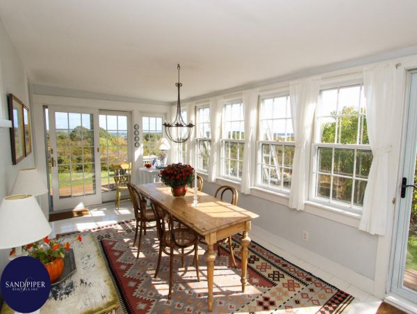 Cape Cod Home 994824