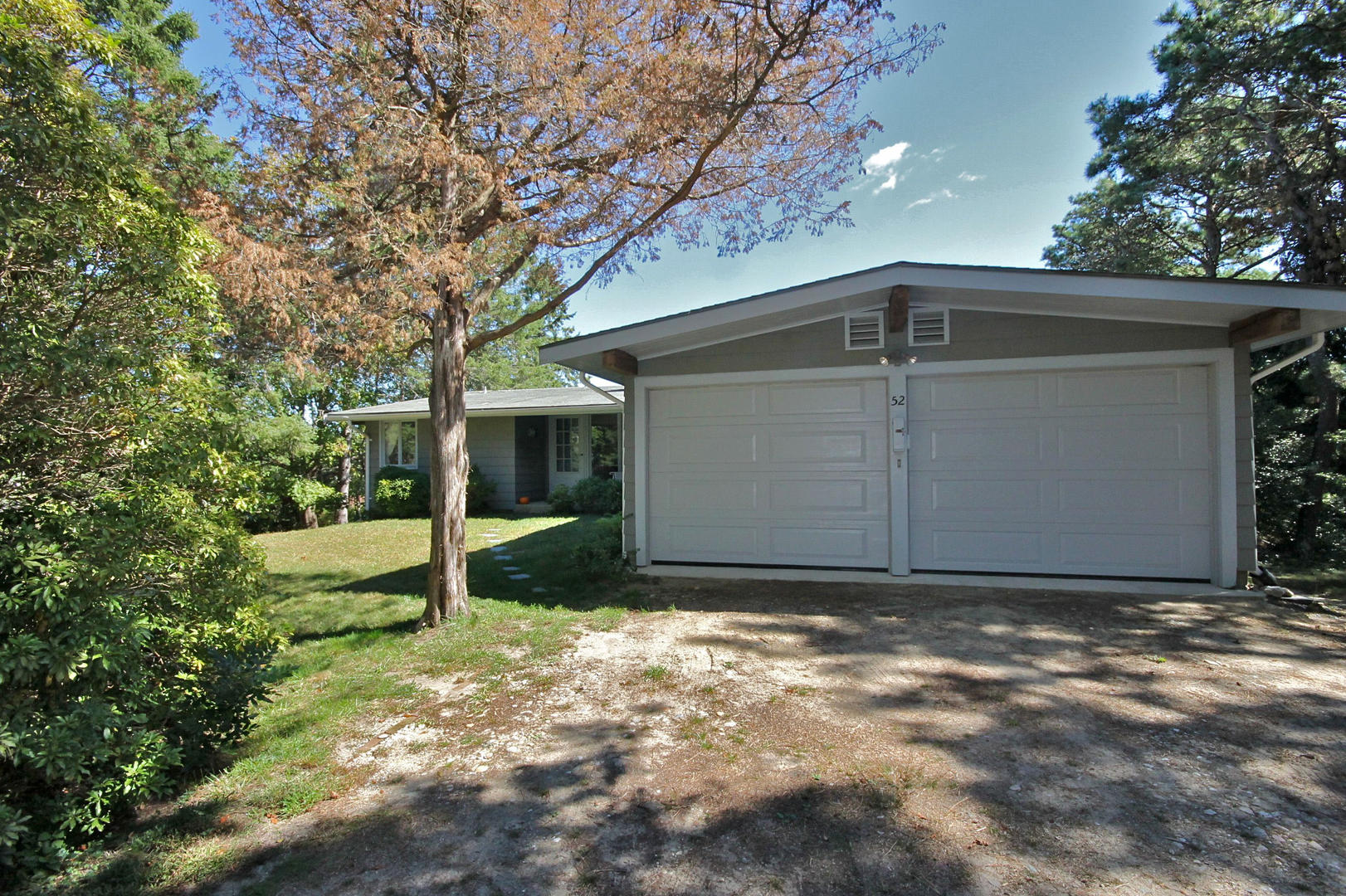 Cape Cod Home 994825