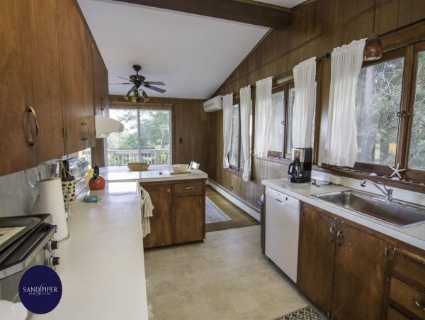 Cape Cod Home 994825