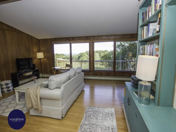 Cape Cod Home 994825