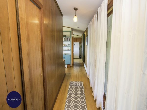 Cape Cod Home 994825
