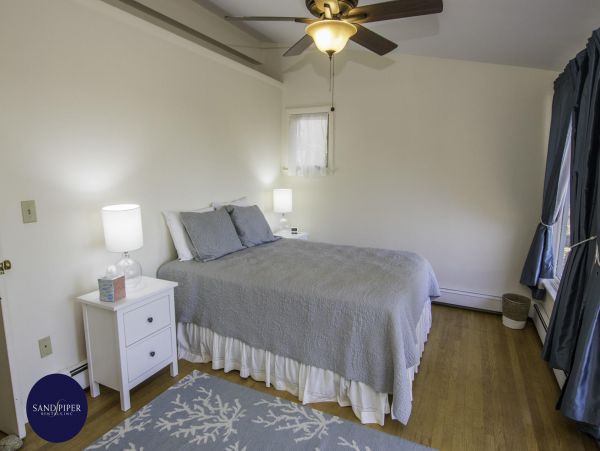 Cape Cod Home 994825