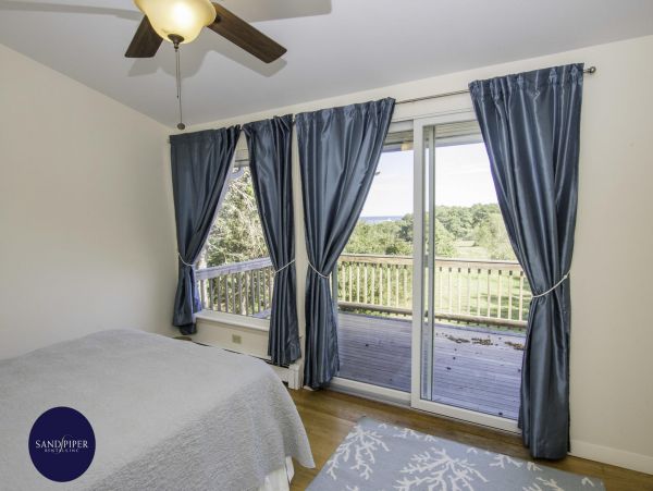 Cape Cod Home 994825
