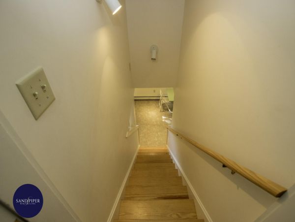 Cape Cod Home 994825
