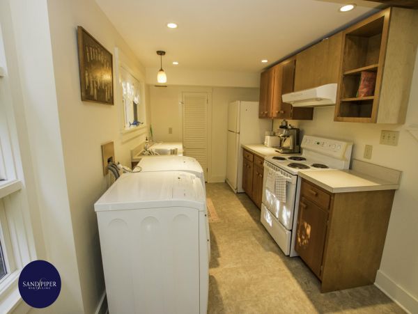 Cape Cod Home 994825